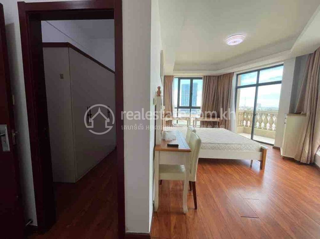 Apartment For Rent in Tonle Bassac, Chamkarmon, Phnom Penh
