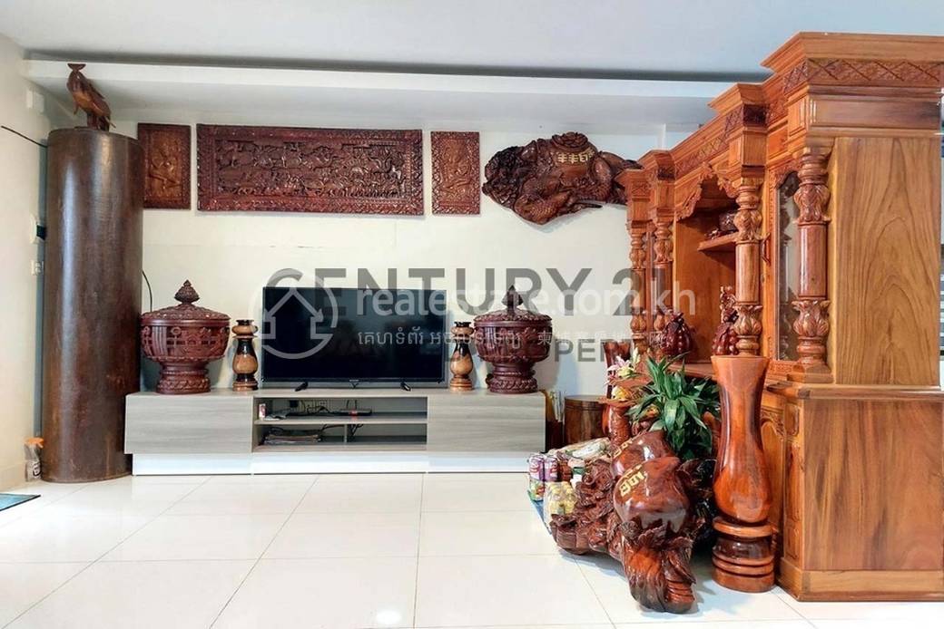 Tuol Sangke Villa For Sale in Tuol Sangke