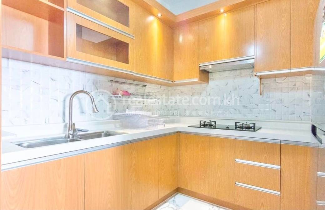 Apartment For Rent with 1 Parking Space
