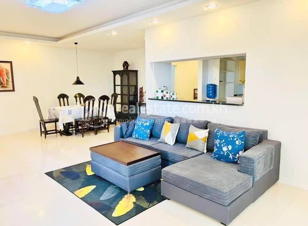 Chamkarmon Apartment For Rent in Tonle Bassac Chamkarmon $1,700