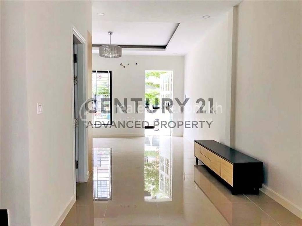 Khmuonh Villa For Sale in Khmuonh