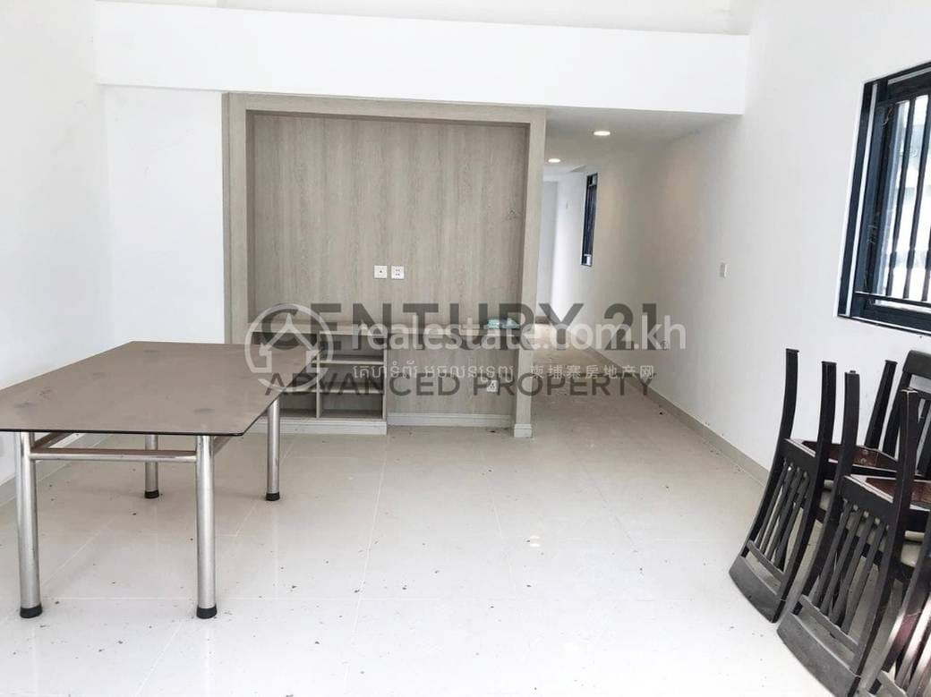 Kamboul店屋出售，价格$119,900