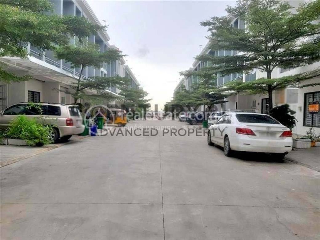 4 Bedrooms Villa For Sale for $175,000