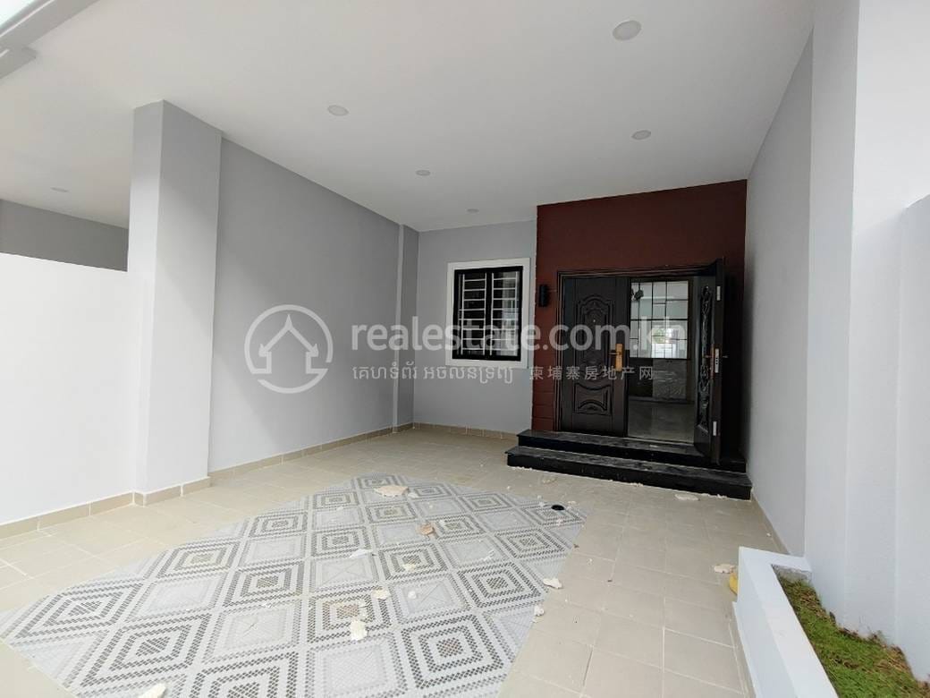 Вилла Для Продажи in Dangkao $105,000