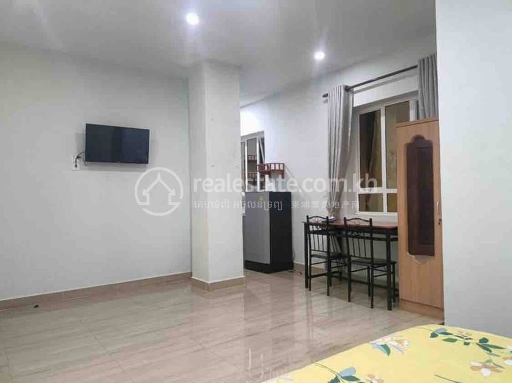 Chamkarmon Condo For Rent in Chamkarmon