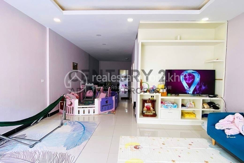 วิลล่า สำหรับขาย ใน Chroy Changvar $165,000