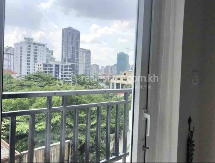 Apartment For Rent in Tonle Bassac, Chamkarmon, Phnom Penh