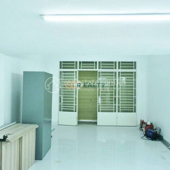Шопхаус Для Аренды in Chamkarmon $1,500