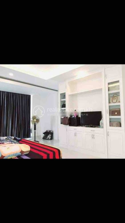 Villa For Rent in Chbar Ampov $3,500