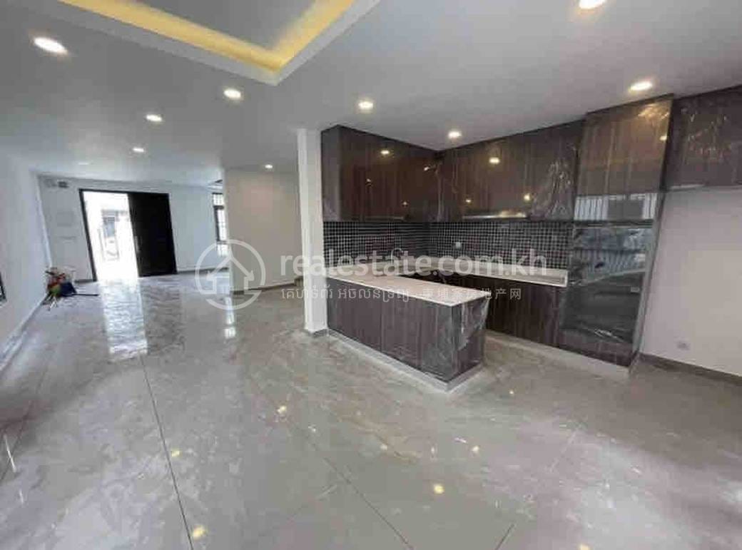 别墅For Sale & Rent，位于Nirouth分区, 铁桥头区, 金边
