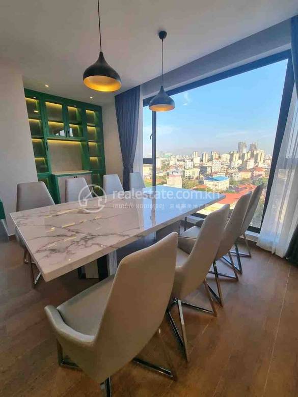 $5,000 Apartmán se službami