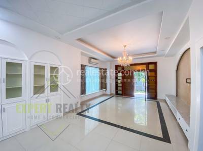 residential Villa for rent in Tonle Bassac ID 217634