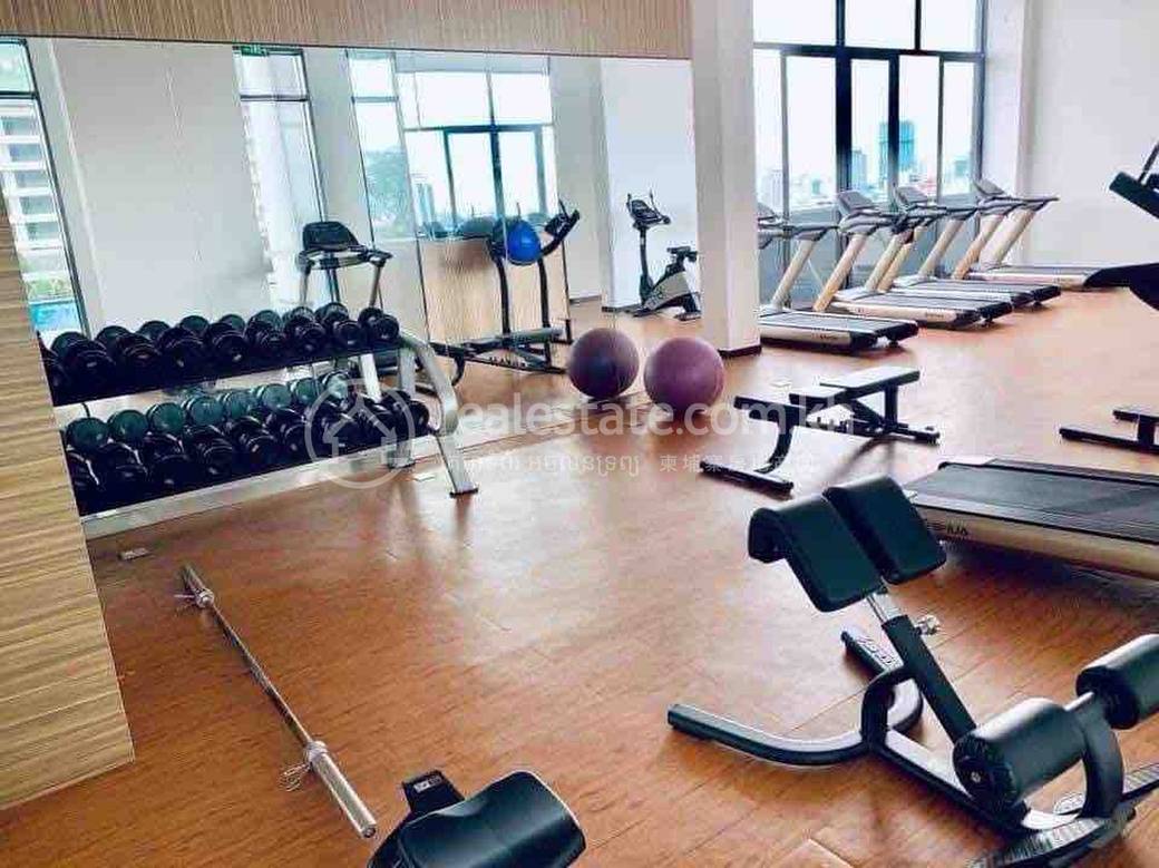 Condo For Rent with 1 Parking Space
