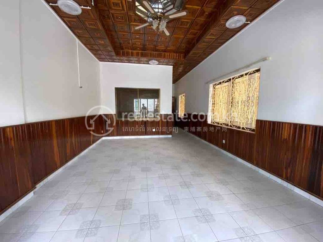 Daun Penh168平方米使用面积双子别墅For Sale & Rent