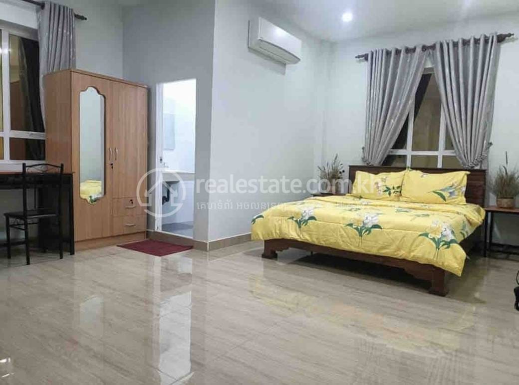 Condo For Rent in Chamkarmon $250