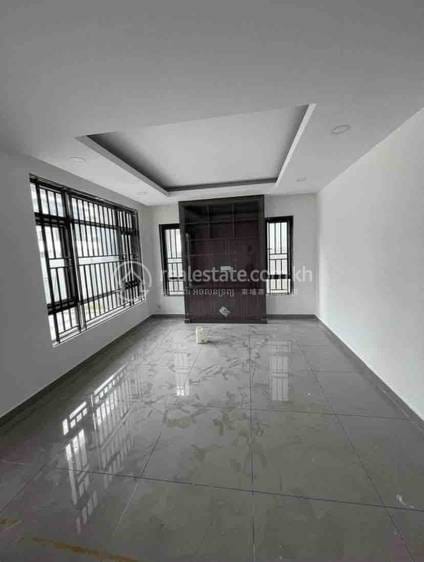 Nirouth别墅For Sale & Rent，位于Nirouth