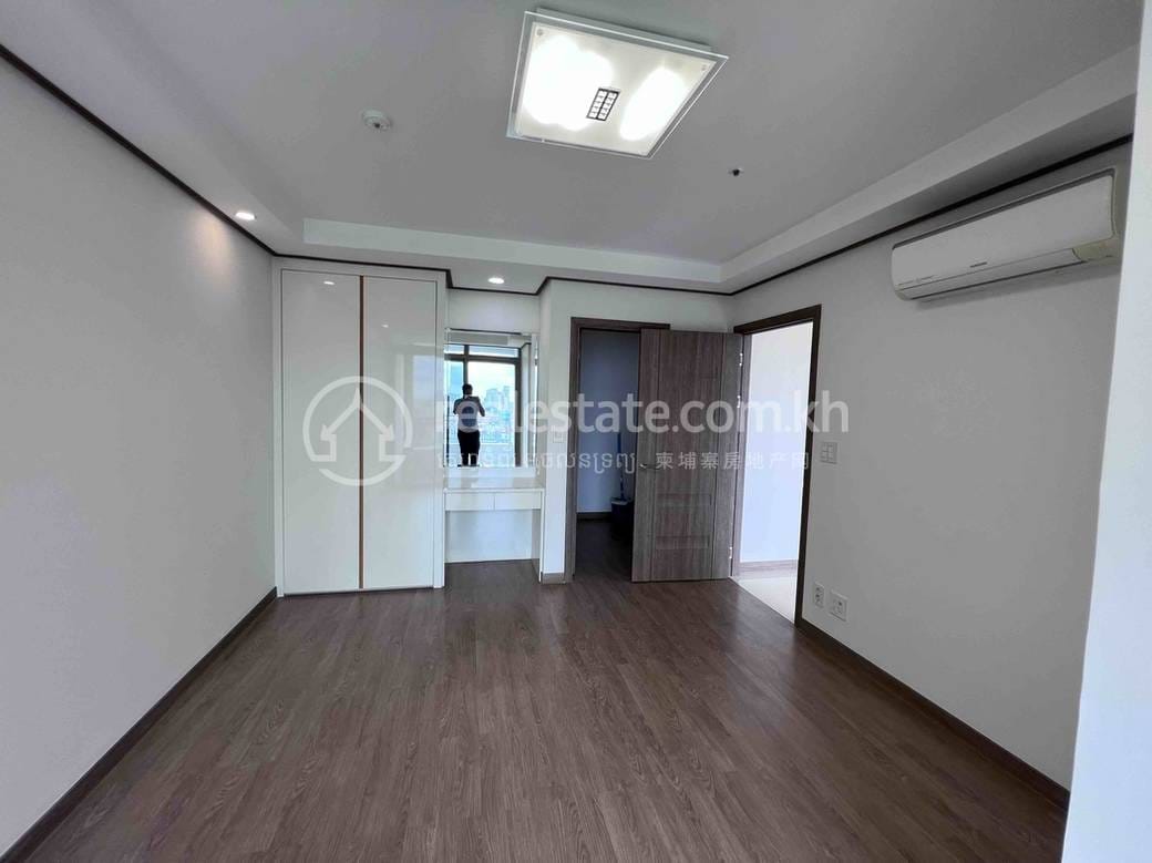 De Castle Royal Condominium | BKK 1のマンション売り物件（BKK 1）
