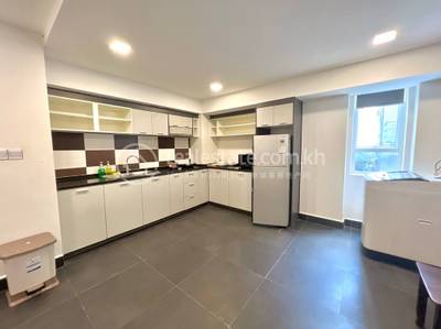 ទន្លេបាសាក់, ចំការមន, ភ្នំពេញ