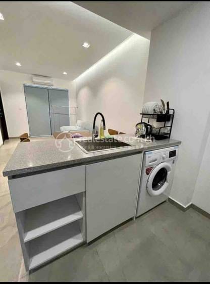 $450 Condo