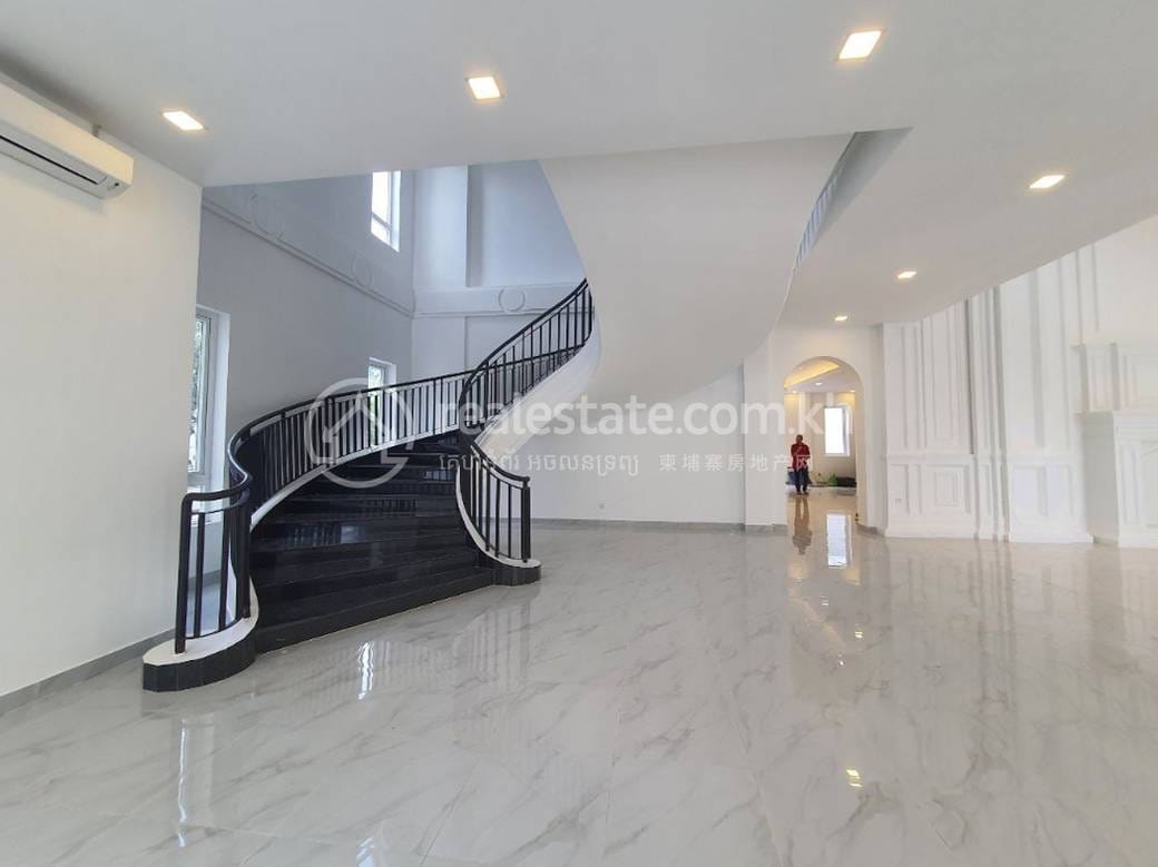 Villa For Sale in Tuol Sangkae 2, Russey Keo, Phnom Penh