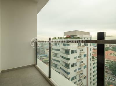 2 Bedrooms Apartmán se službami K pronájmu for $1,200
