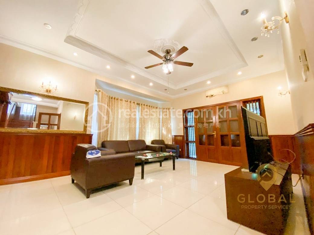 Villa À louer à Chamkarmon $3,700