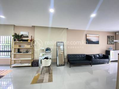 Vila K pronájmu in Meanchey $3,500