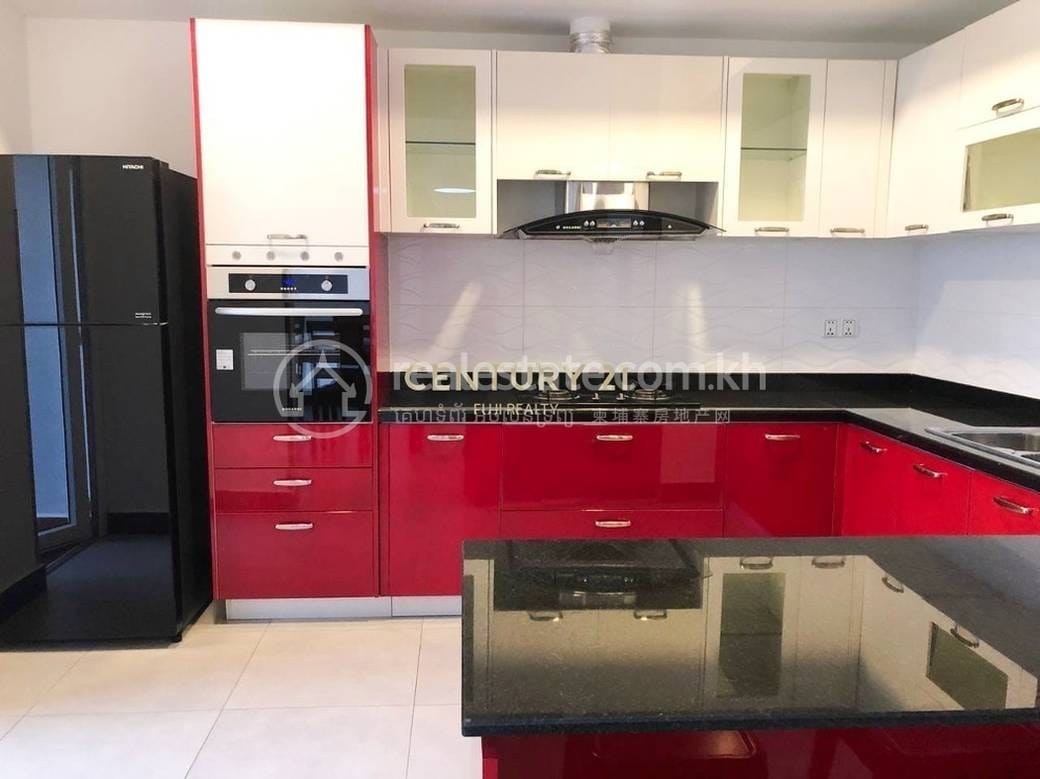 Apartment For Rent with 1 Parking Space