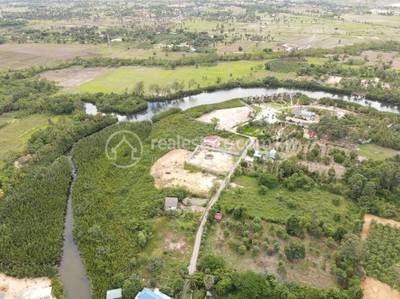 កពង់គ្រែង, ទឹកឈូ, កំពត