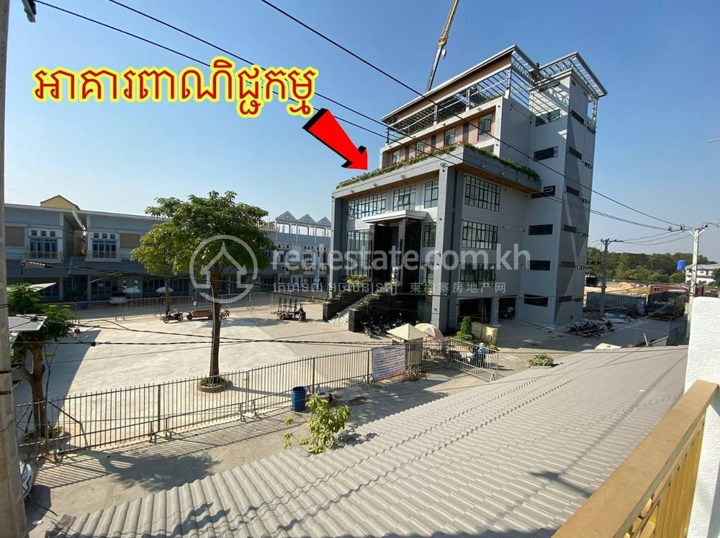 주차 공간 1면이 있는 플랫하우스 For Sale & Rent