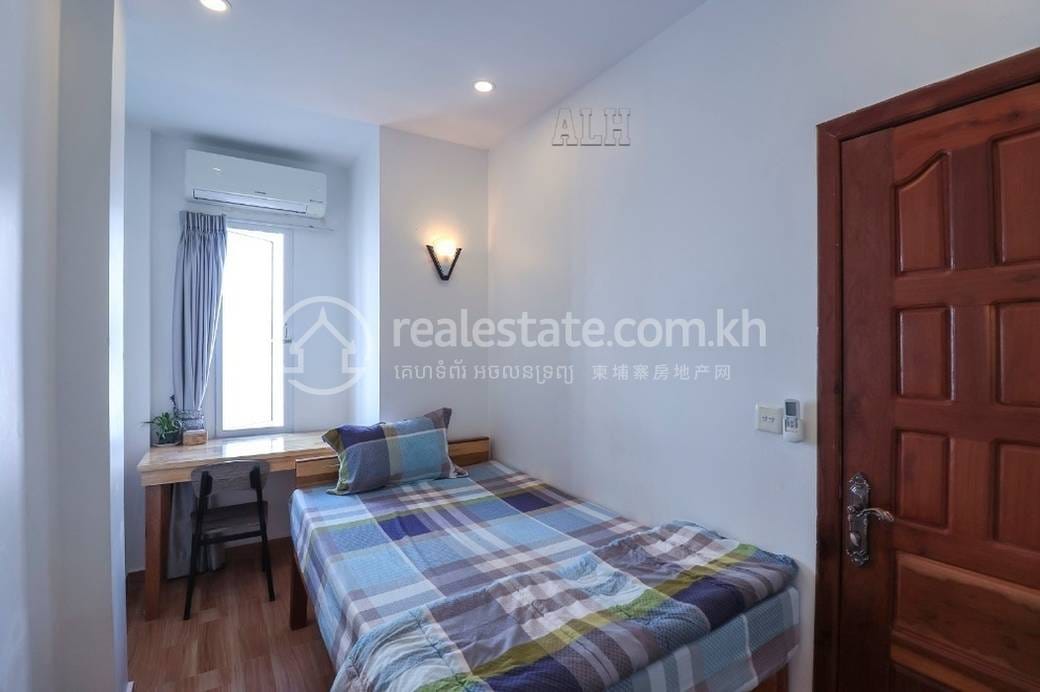 Apartment For Rent with 1 Parking Space