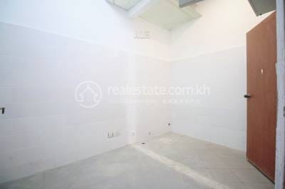 Shophouse For Rent in Daun Penh $1,000