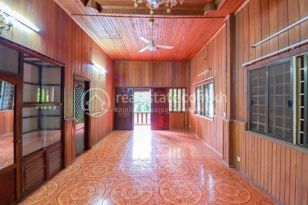 House and lot សំរាប់ជួល មានកន្លែងចតរថយន្ត 1