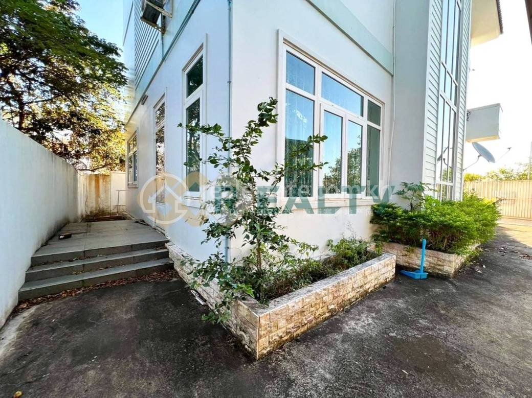 Villa For Sale in Kep, Kep, Kep