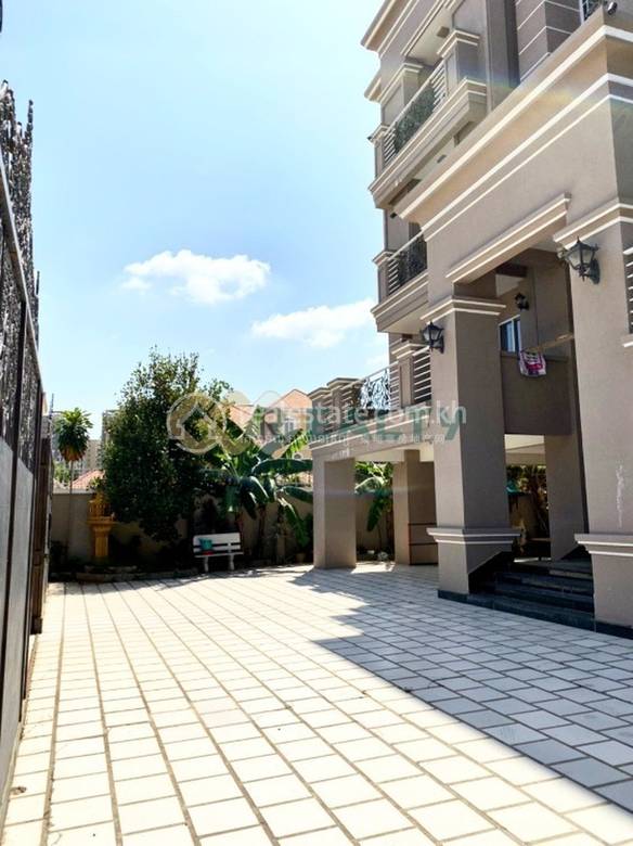 304 sqm Living Size Villa For Rent in Toul Kork