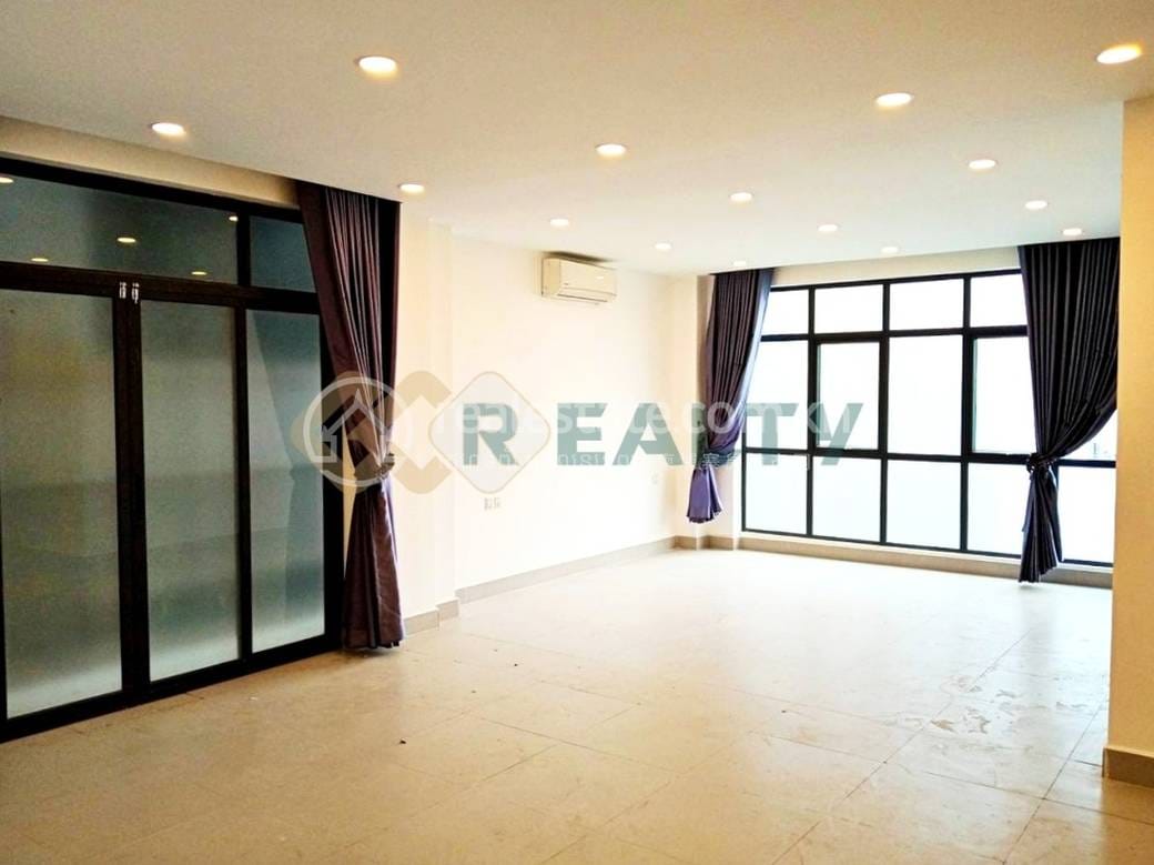 អាគារ For Sale & Rent មានកន្លែងចតរថយន្ត 6