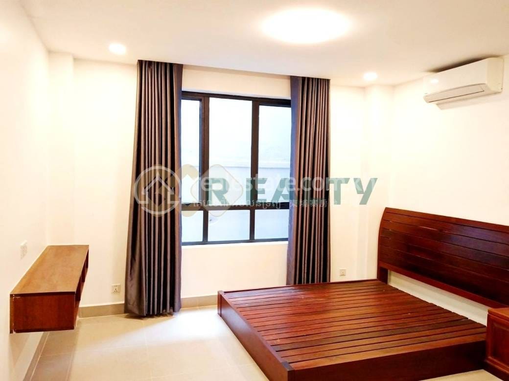 អាគារ For Sale & Rent នៅChamkarmon តម្លៃ $1,800,000