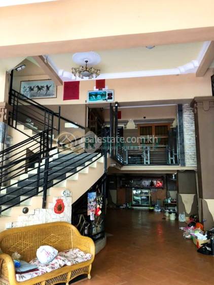អាគារ សំរាប់ជួល មានកន្លែងចតរថយន្ត 4