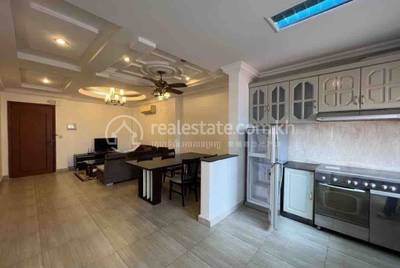 $900 Condo