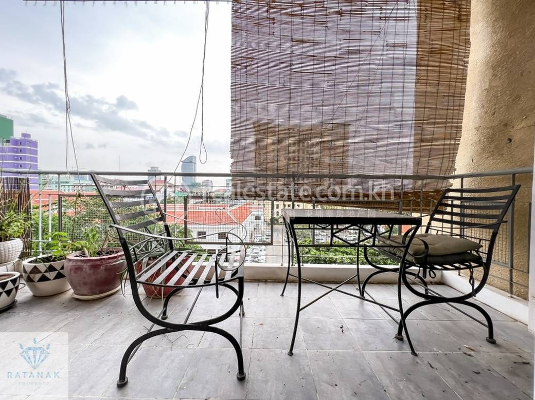 Apartment For Rent in Phsar Thmei III, Daun Penh, Phnom Penh