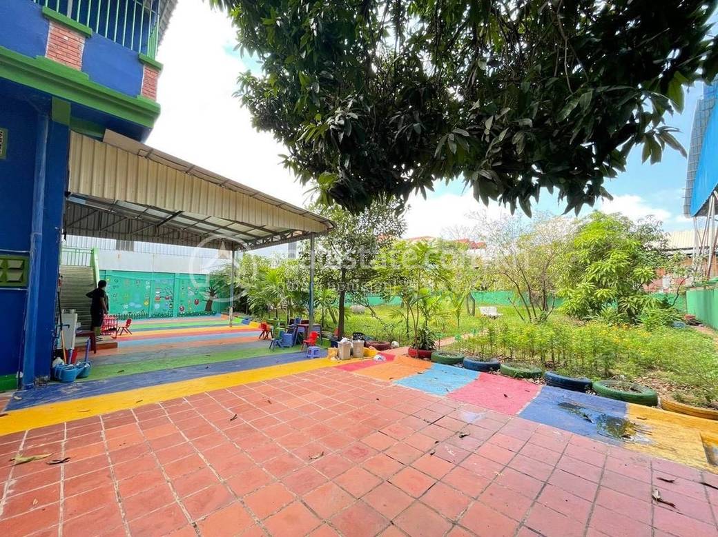 $2,500 Vila
