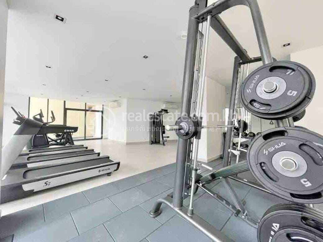 $1,300 Serviced Apartment