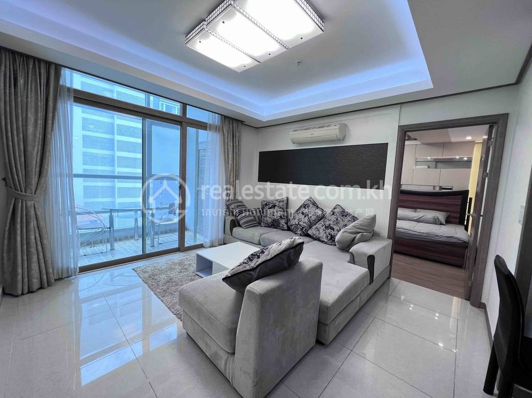 De Castle Royal Condominium | Zařízeno Condo Na prodej