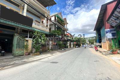    , Tuek L'ak 2区, 堆谷区, 金边