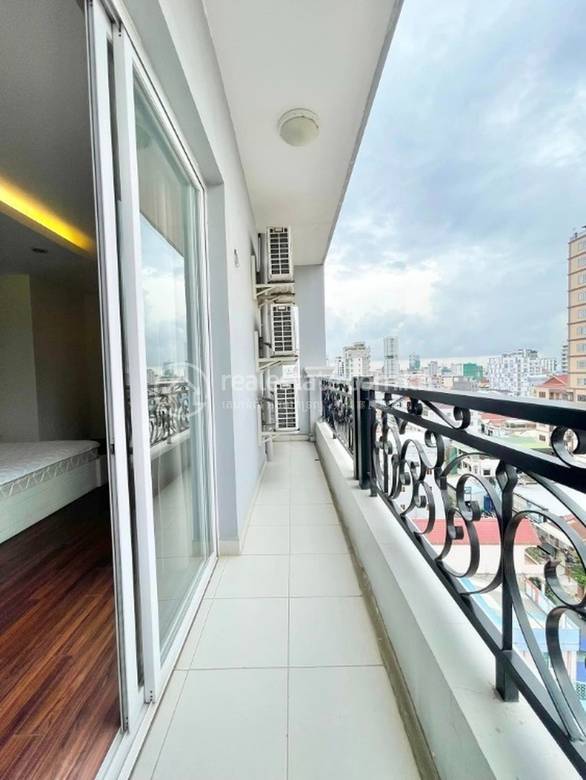 Apartment For Rent in Chamkarmon $1,000