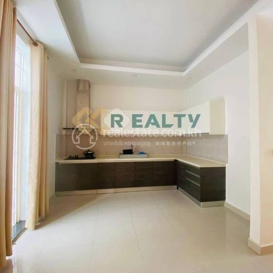 Sen Sok528平方米使用面积双子别墅出租