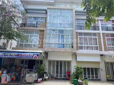 Maison-boutique For Sale & Rent à Nirouth, Chbar Ampov, Phnom Penh