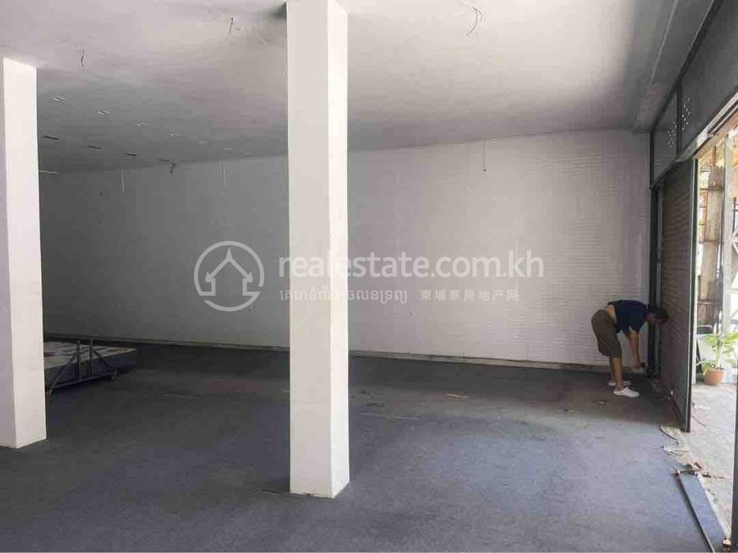 Shophouse For Rent in BKK 1, Boeng Keng Kang, Phnom Penh