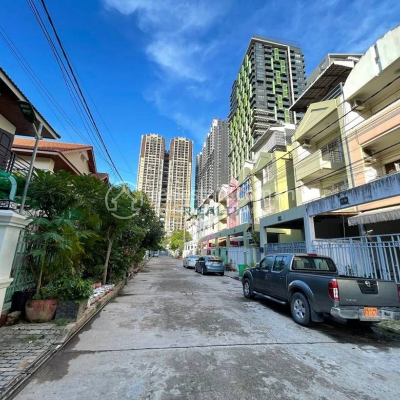 带1个停车位的联排住宅出租