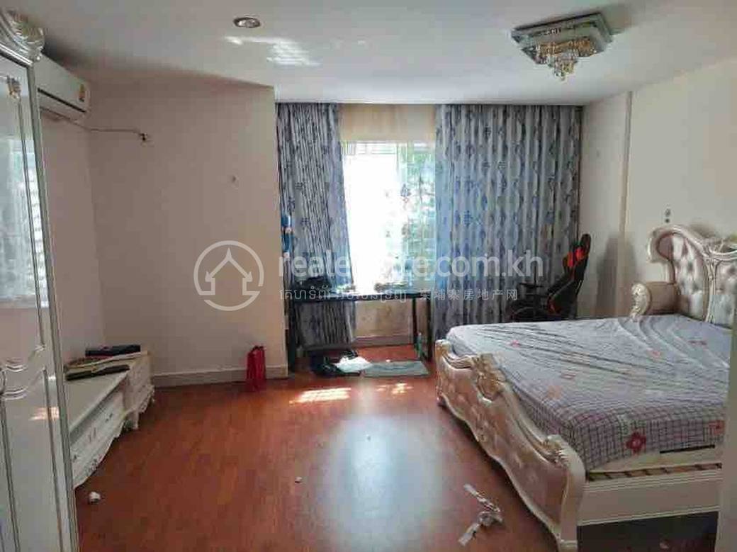 Tuol Sangkae 2 Villa For Rent in Tuol Sangkae 2